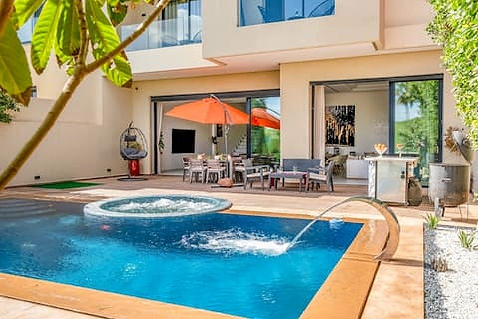 Somptueuse villa avec piscine, jacuzzi, hammam et salle de sport